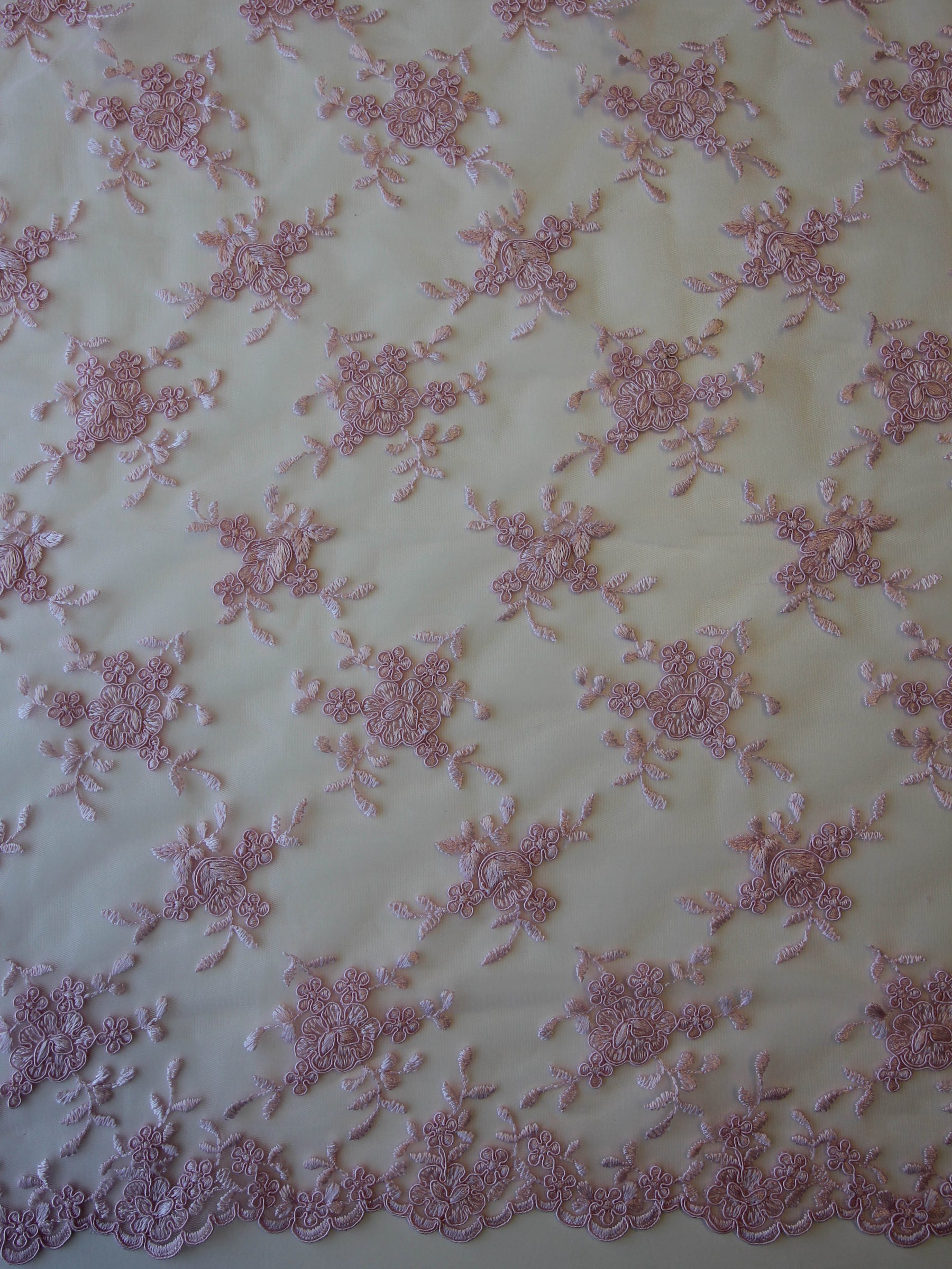 Dentelle Rose Cordonnée - Géraldine