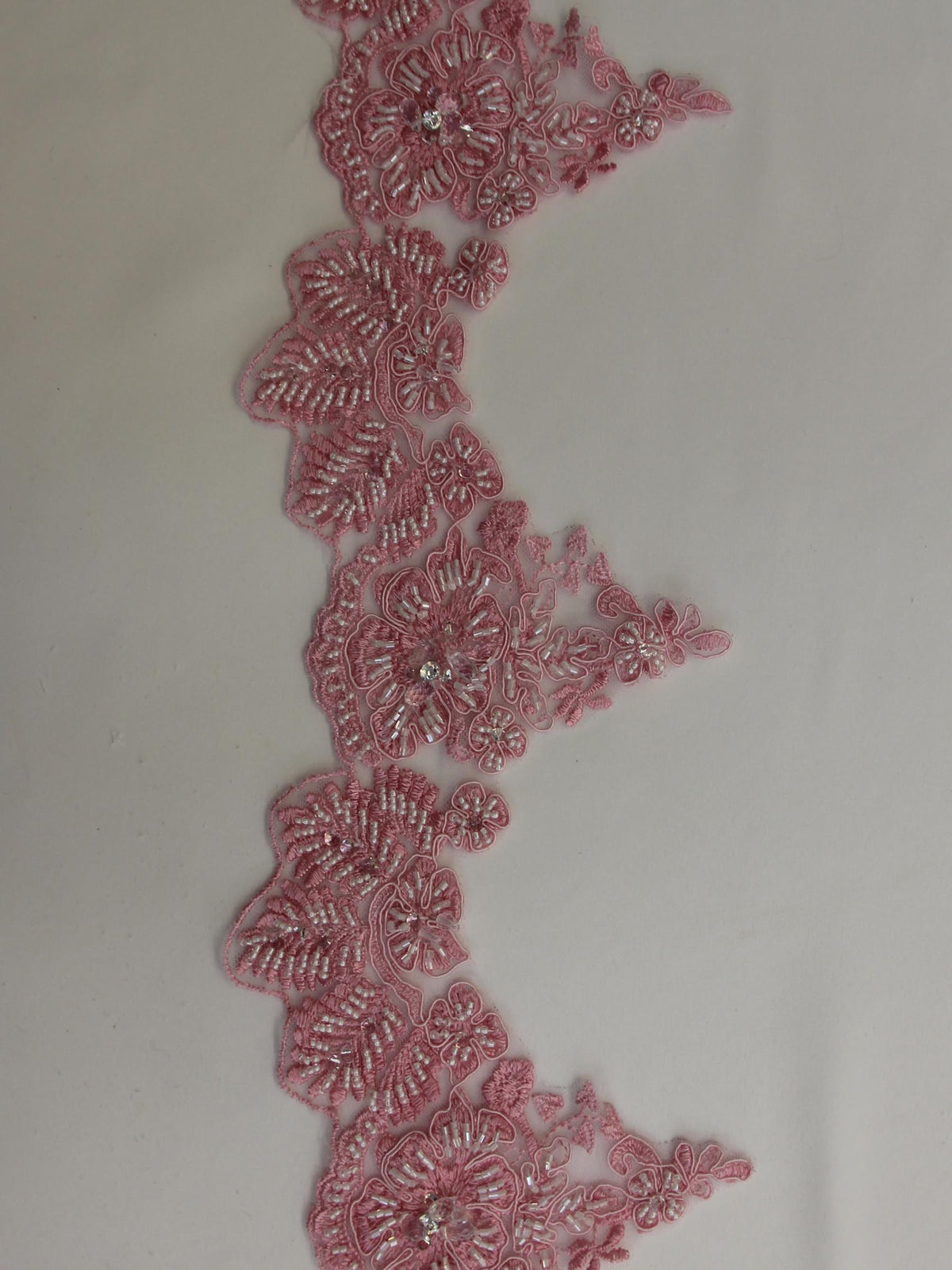 Bordure en dentelle rose poudree - Chelsea.