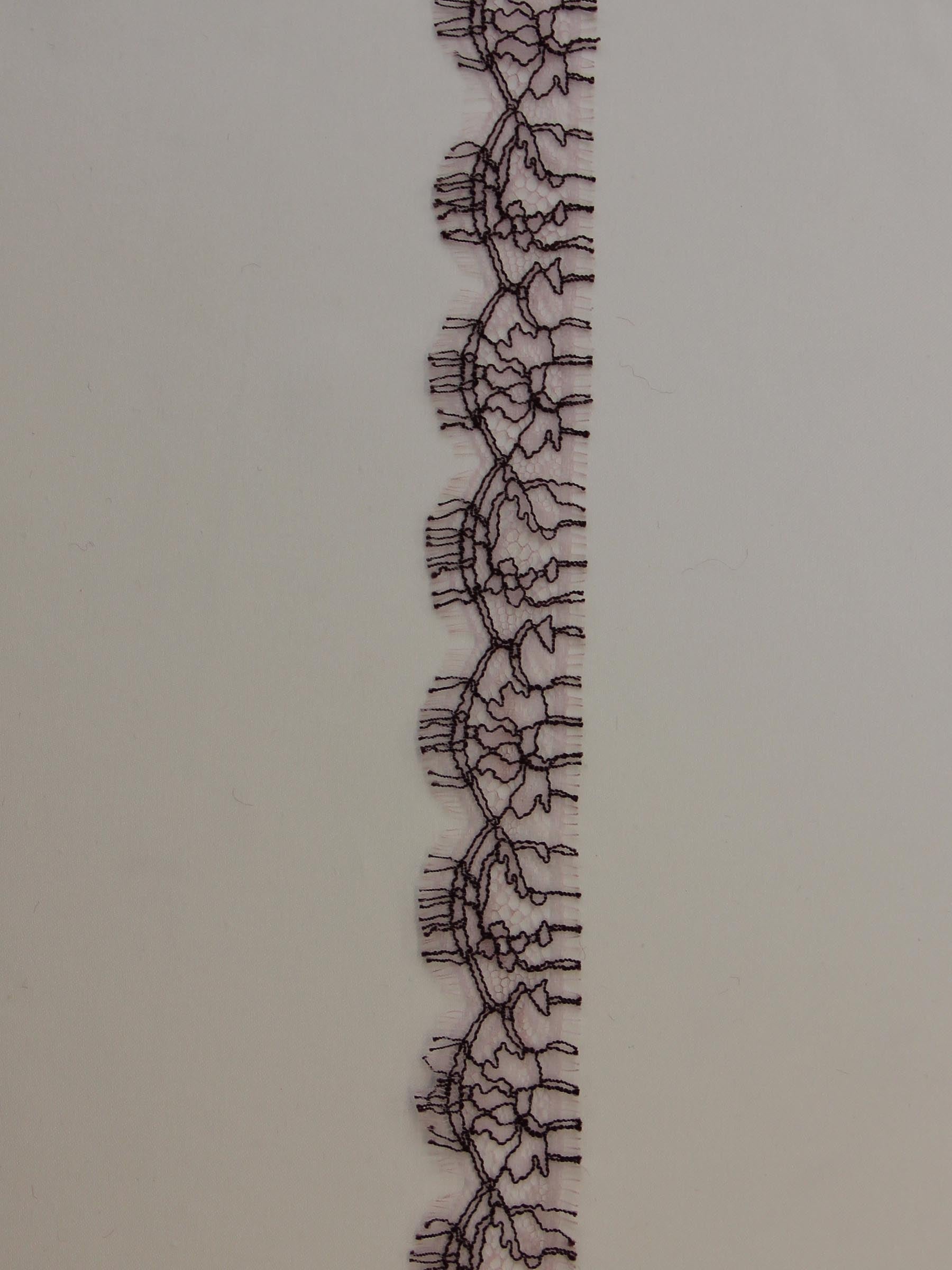 Bordure en dentelle prune - Anna.