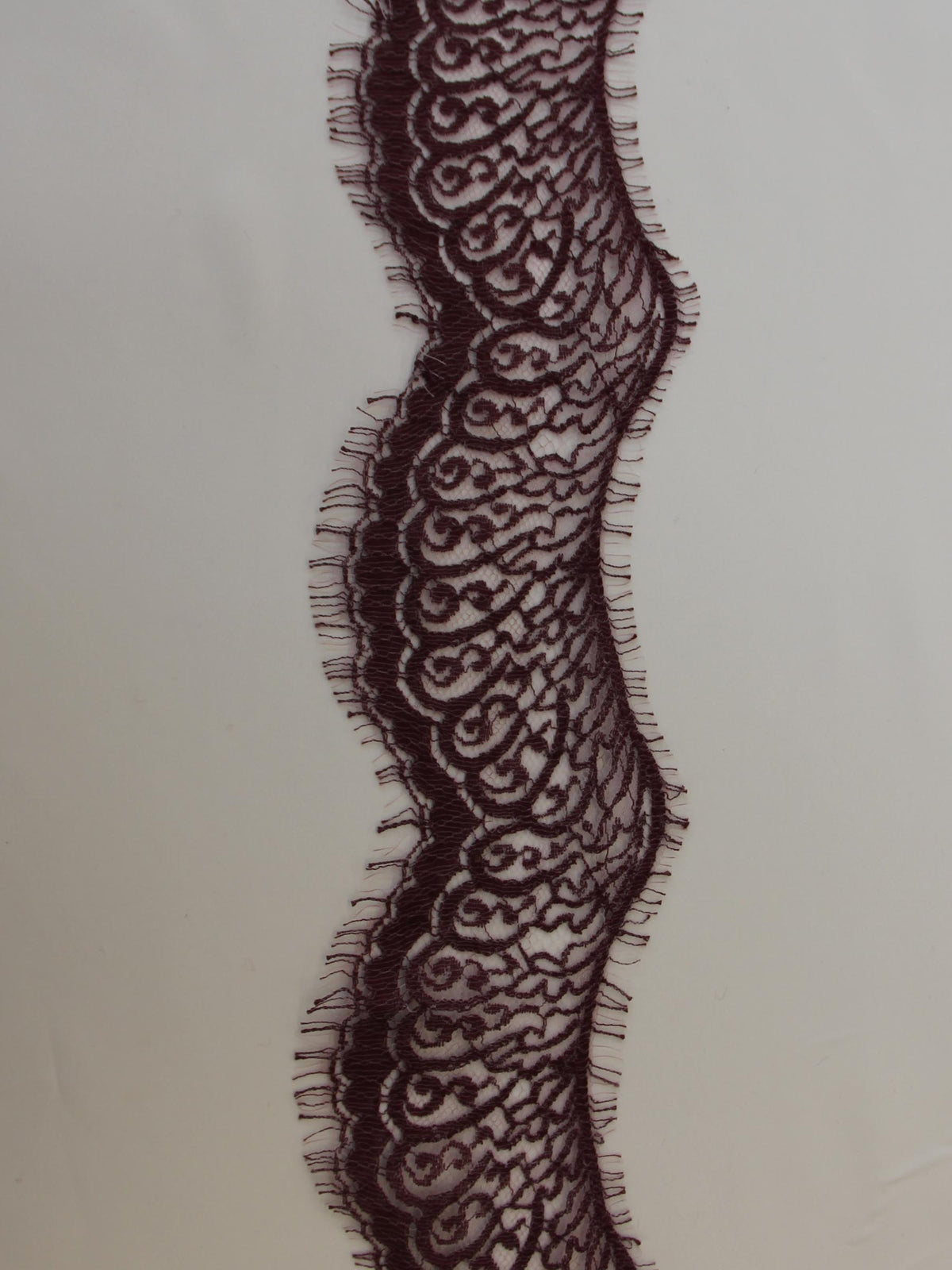 Bordure en dentelle prune - Felicity.