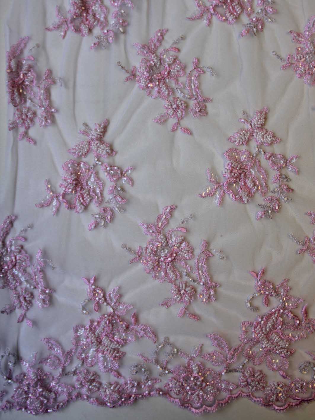 Dentelle rose poudré - Chloé.