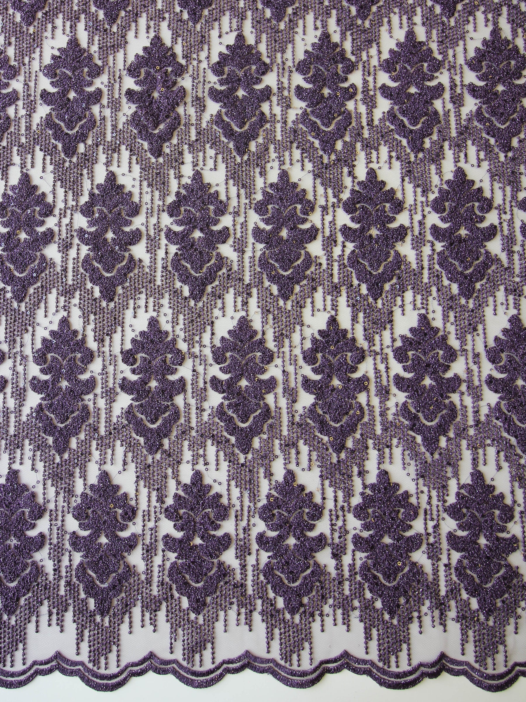 Dentelle Brodée Violette – Mara