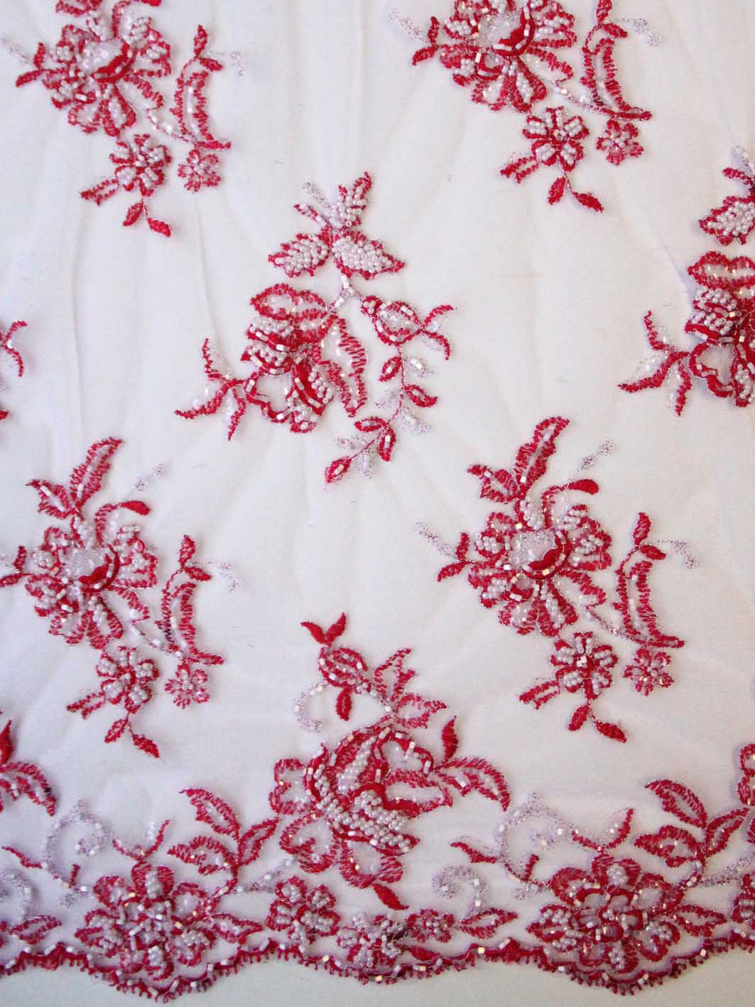 Dentelle rouge - Chloé.