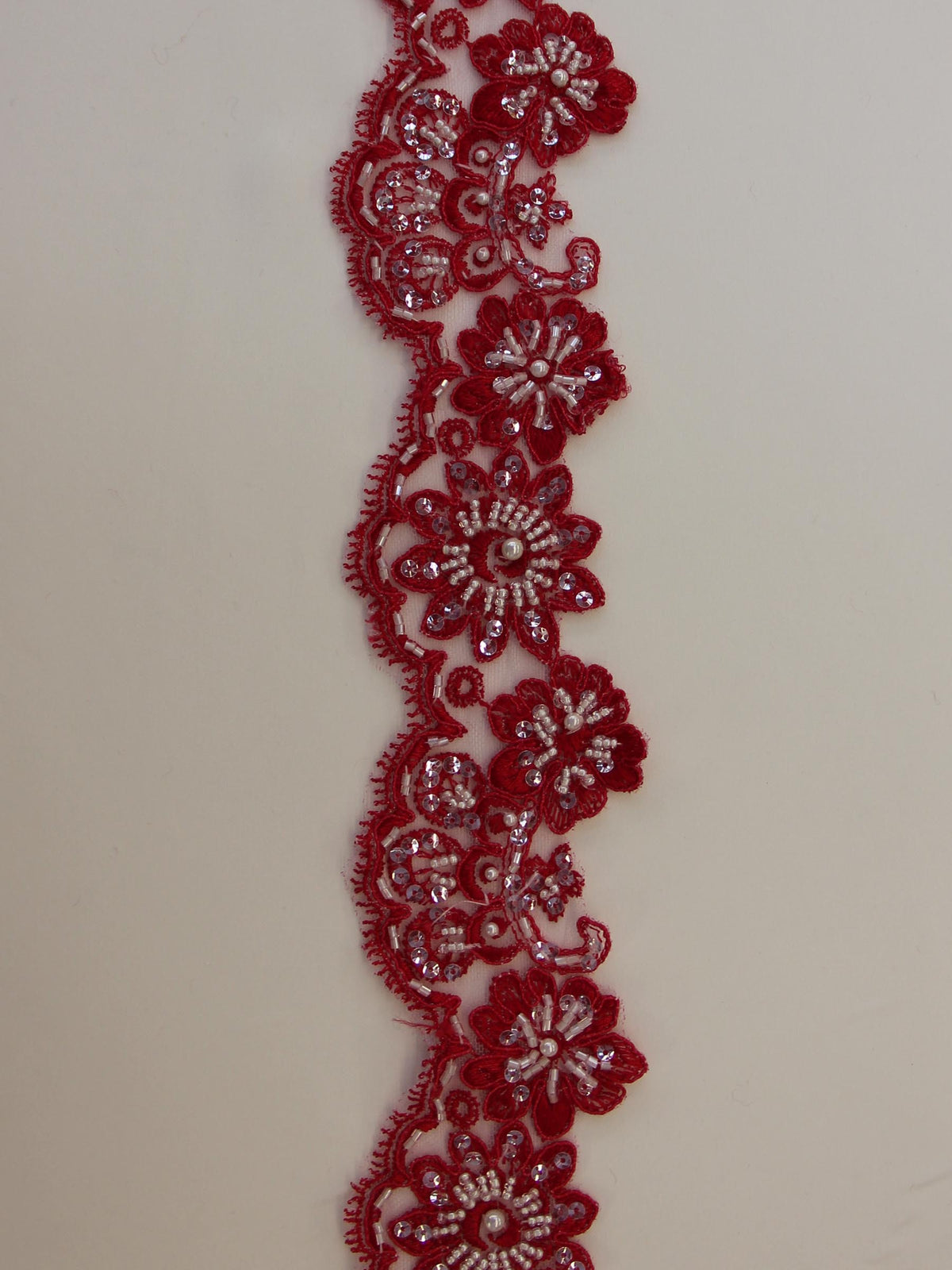 Bordure en dentelle rouge - Sheila.