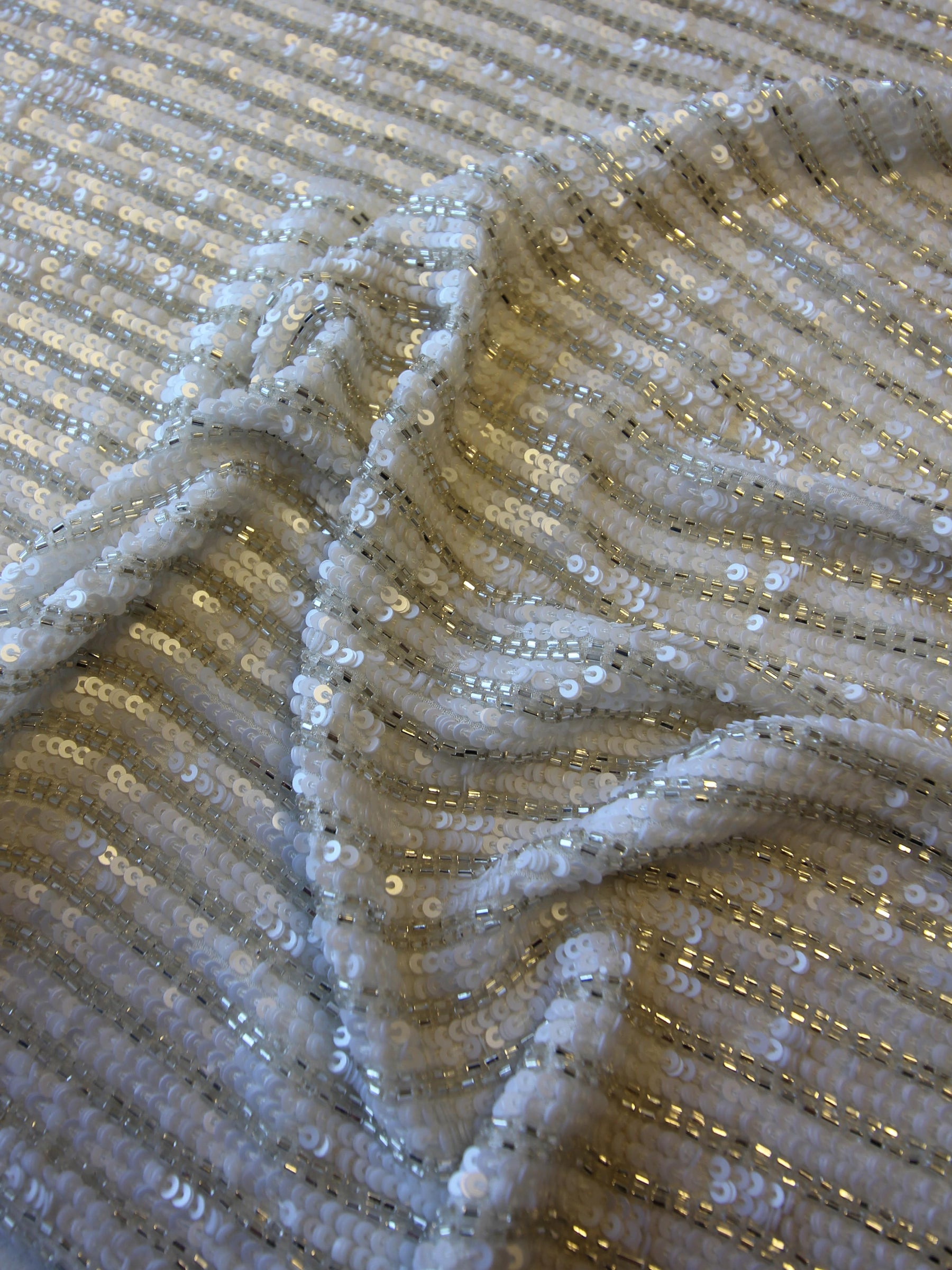 Dentelle ivoire à sequins - Lilyana