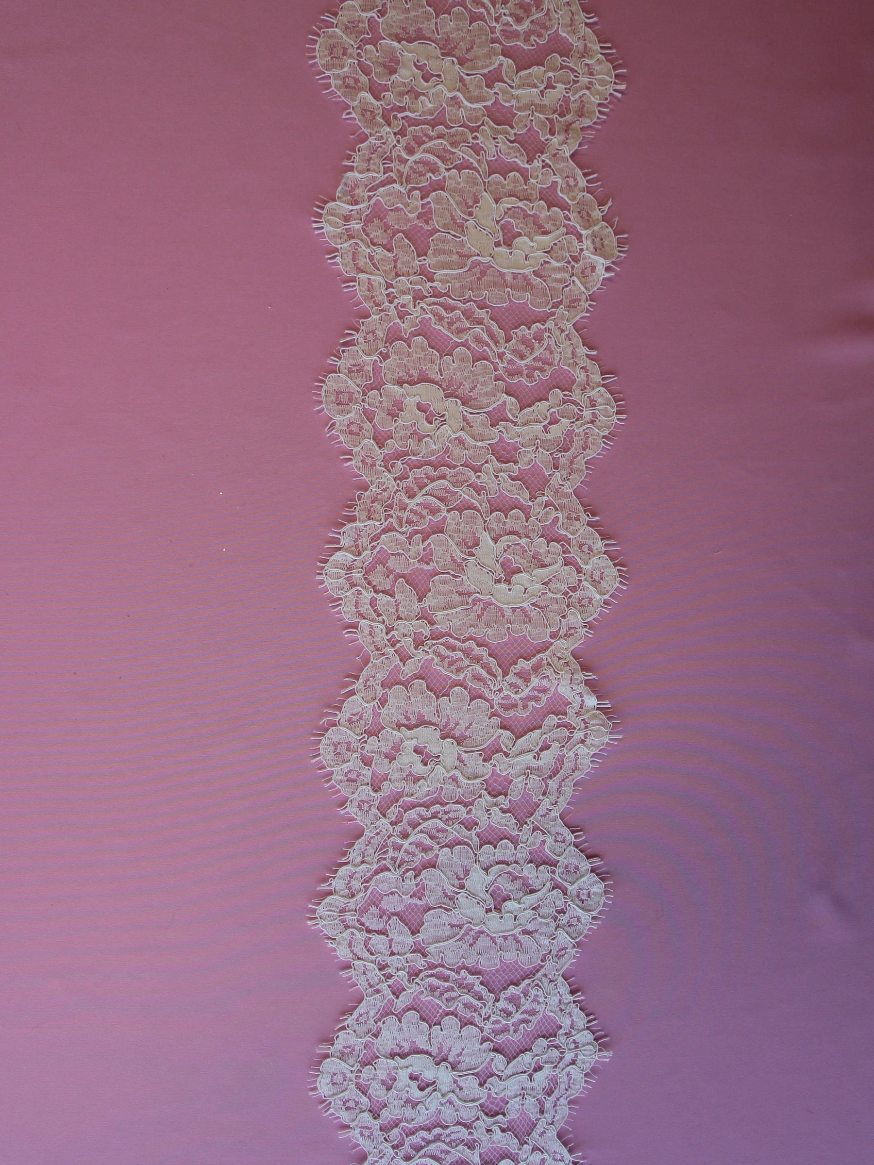 Bordure en Dentelle Chantilly Blanche - Amy