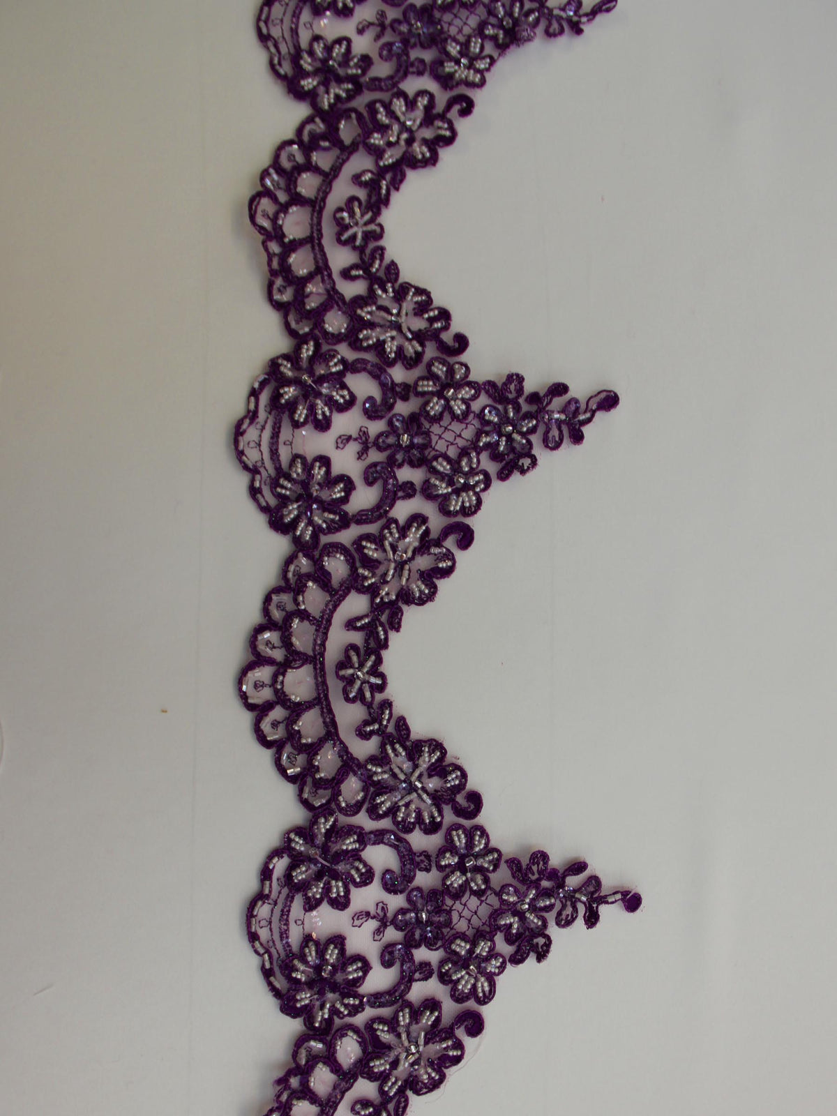 Bordure en dentelle violette - Alexandra.
