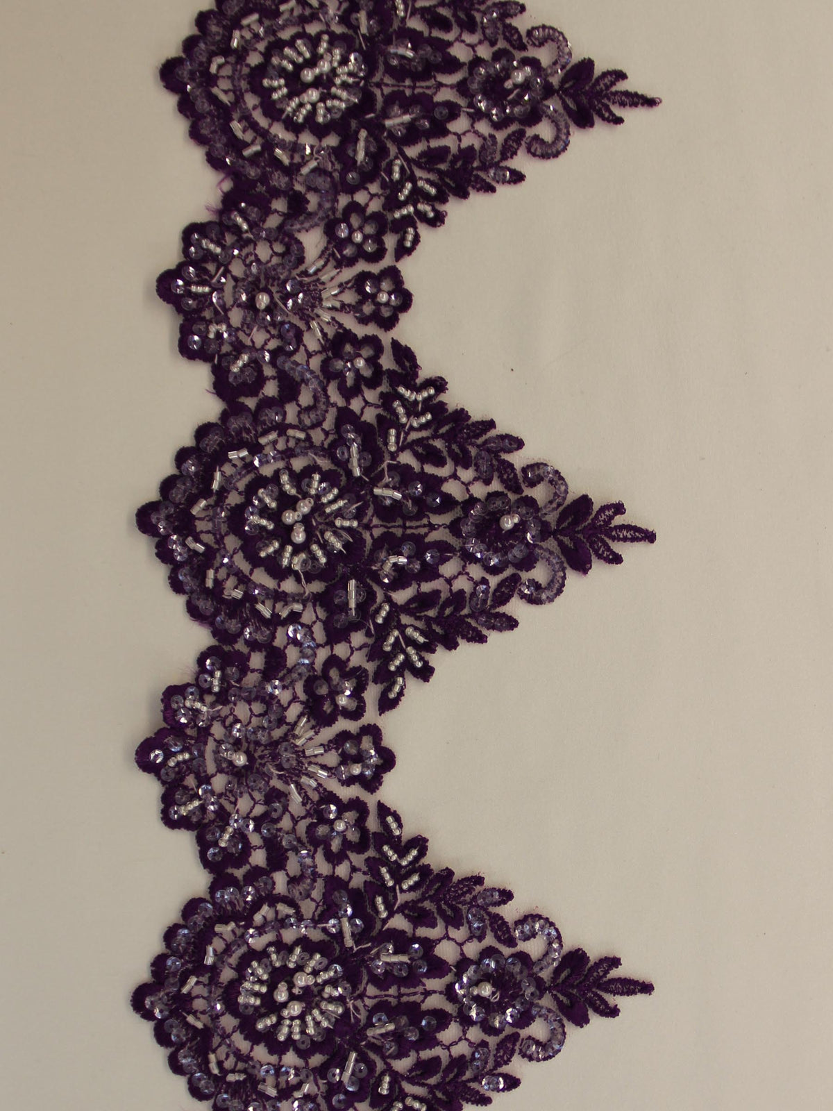 Bordure en dentelle violette - Hazel.