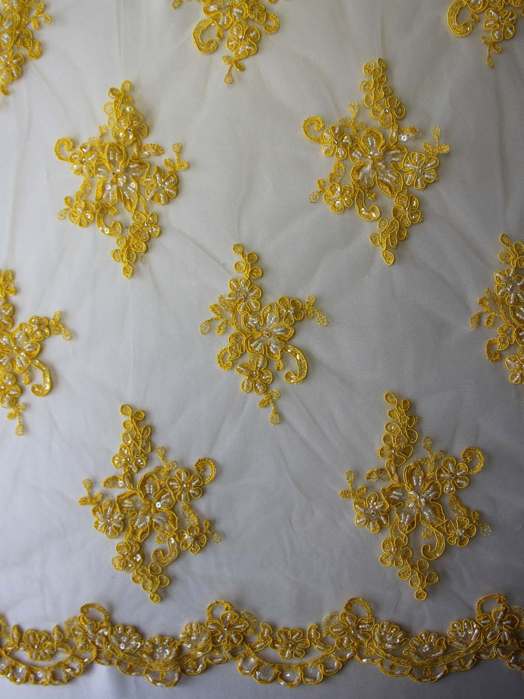 Dentelle jaune - Alexandra.