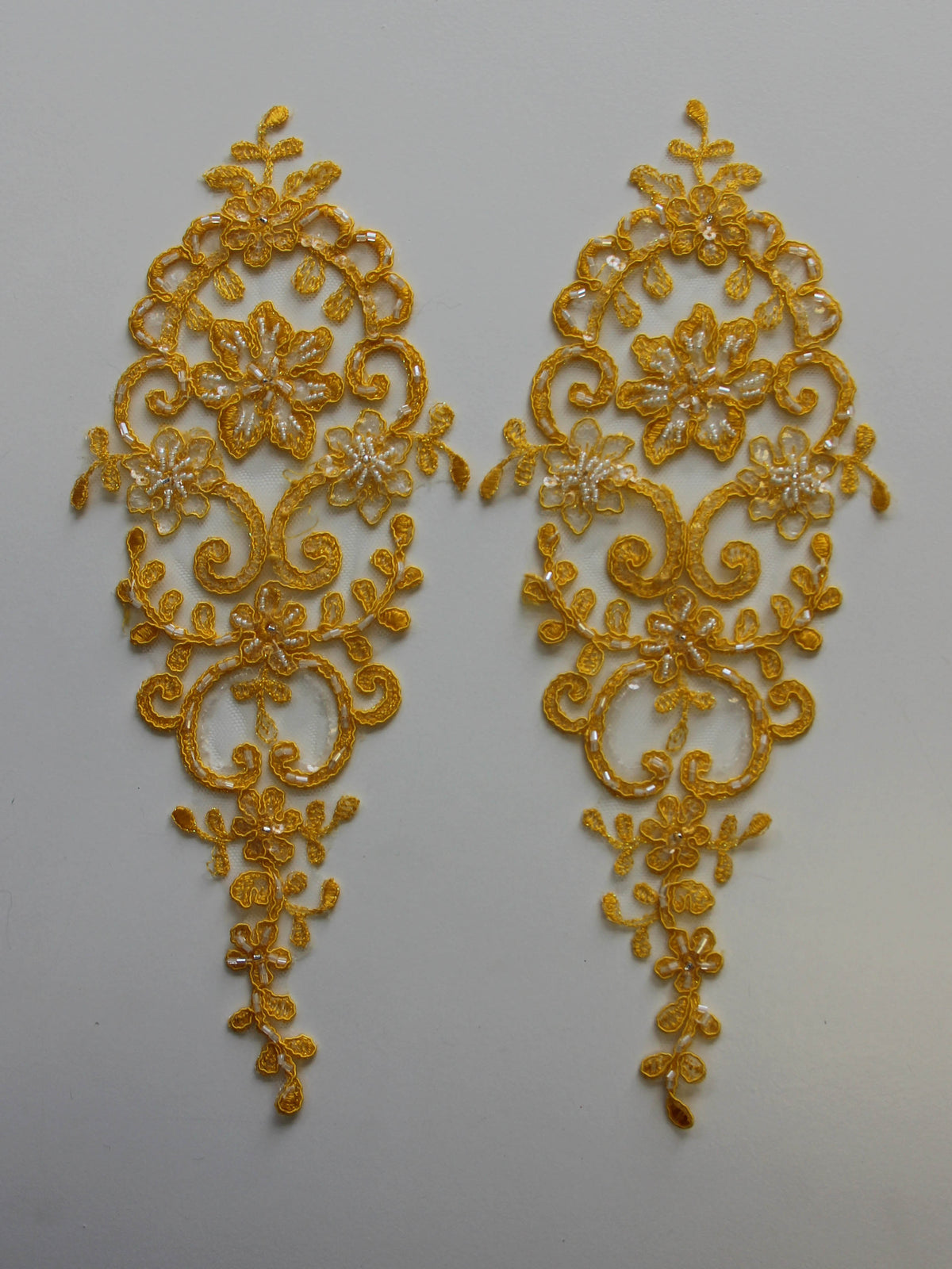 Appliques en dentelle jaune – Alexandra.