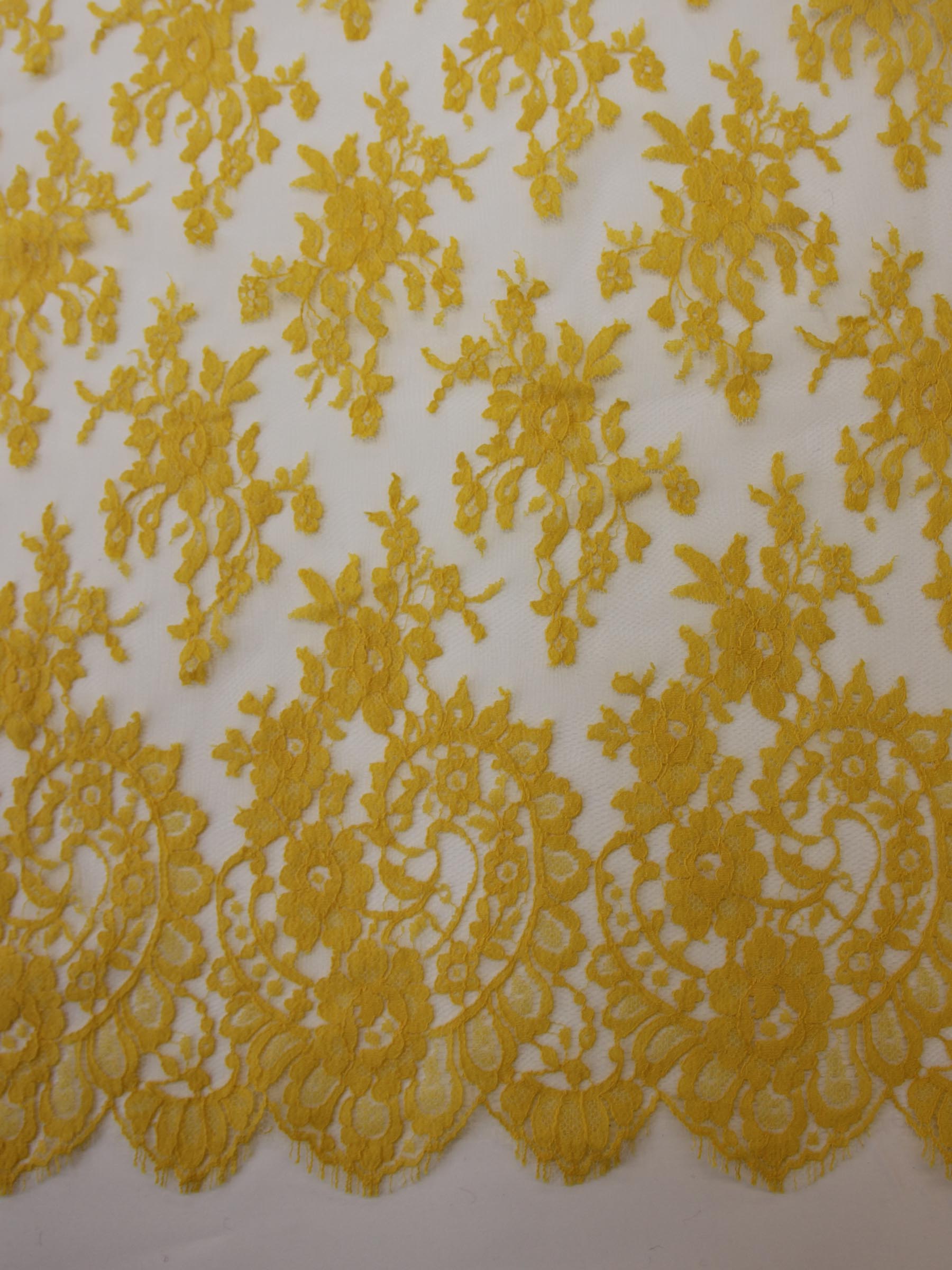 Dentelle jaune - Natasha.