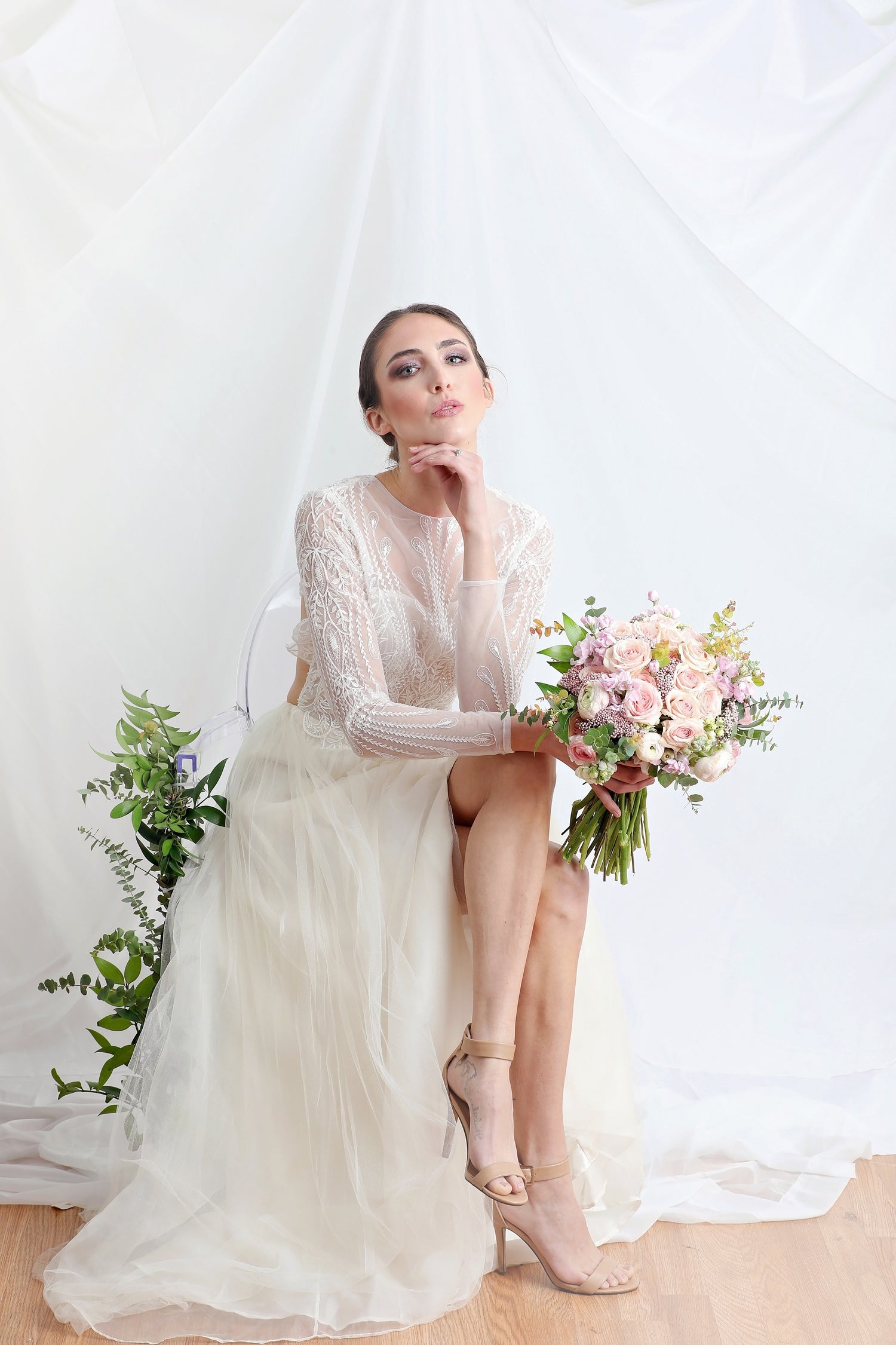 Beautiful ivory lace wedding dress Saigon 2