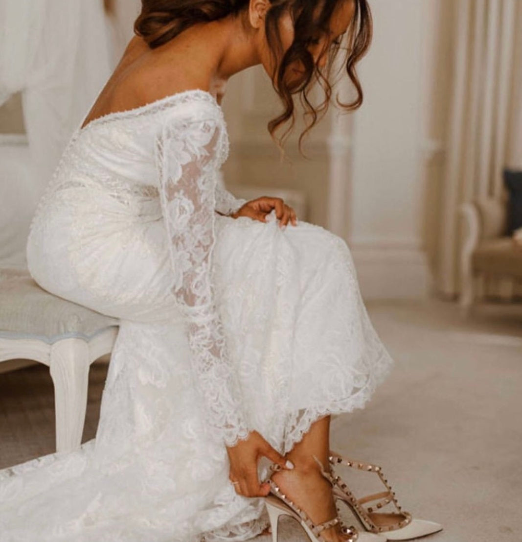Bespoke wedding dress featuring ivory Chantilly lace Harper 1