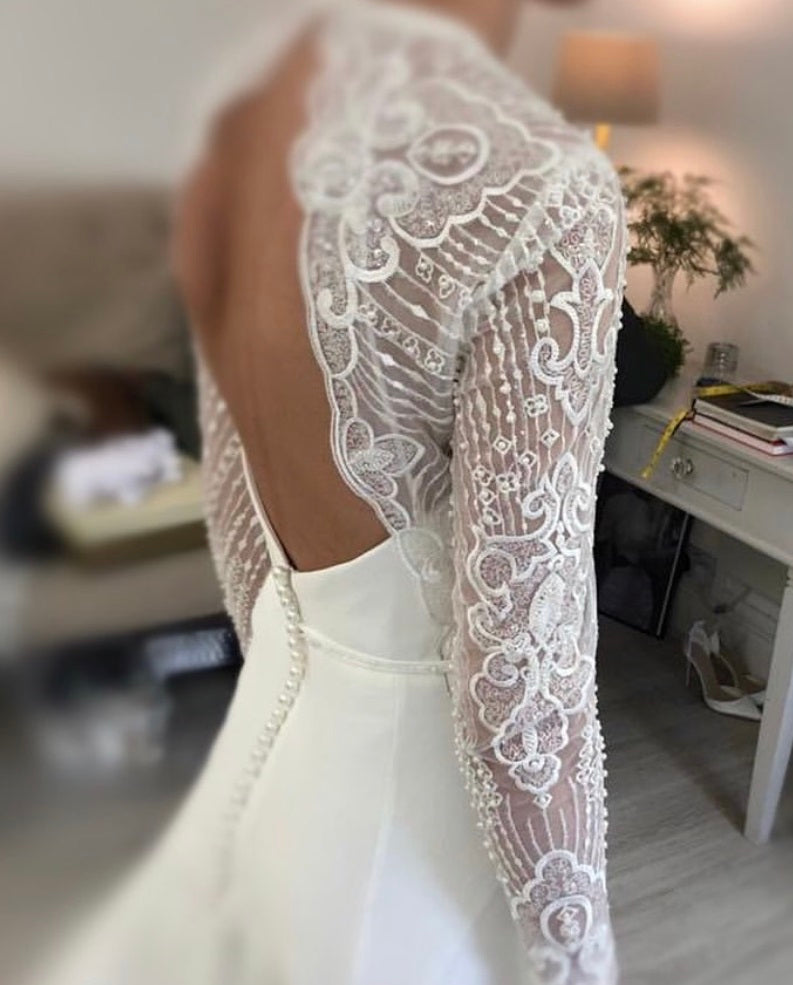 Long sleeved wedding dress ivory lace Love 1