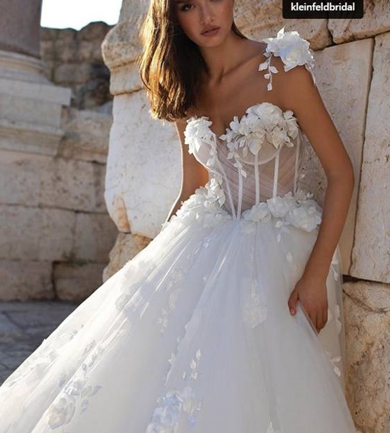 Wedding dress using ivory 3D flower ivory lace Rebecca 12