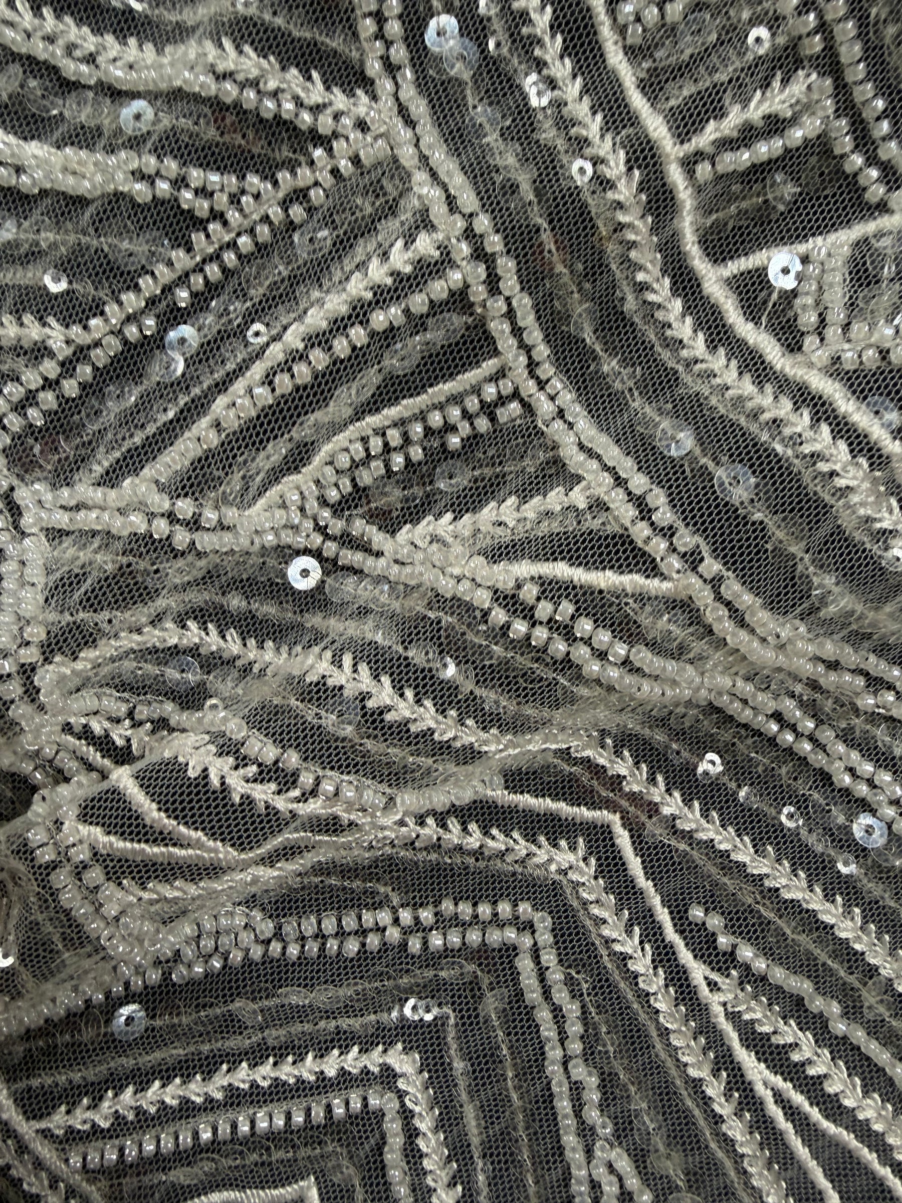 Tulle brodé de perles ivoire - EB1056