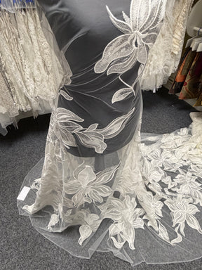 Dentelle brodée de sequins ivoire - EB3058
