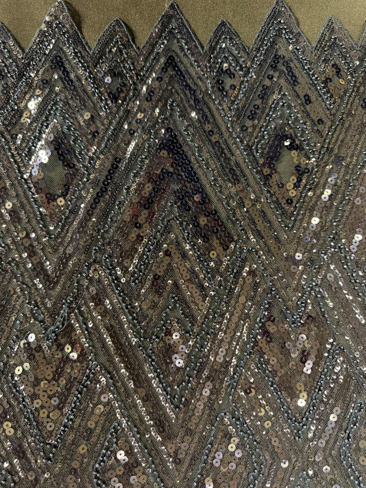 Tulle gris clair brodé de perles - EB1046