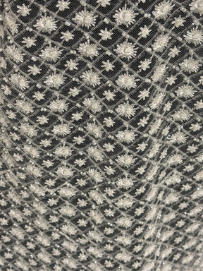 Tulle brodé de perles ivoire - EB1059