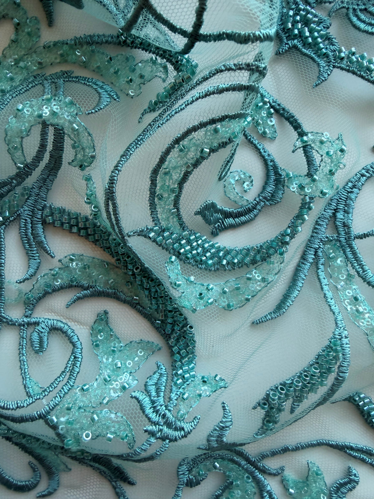 Tulle brodé de perles vert jade clair - EB1091