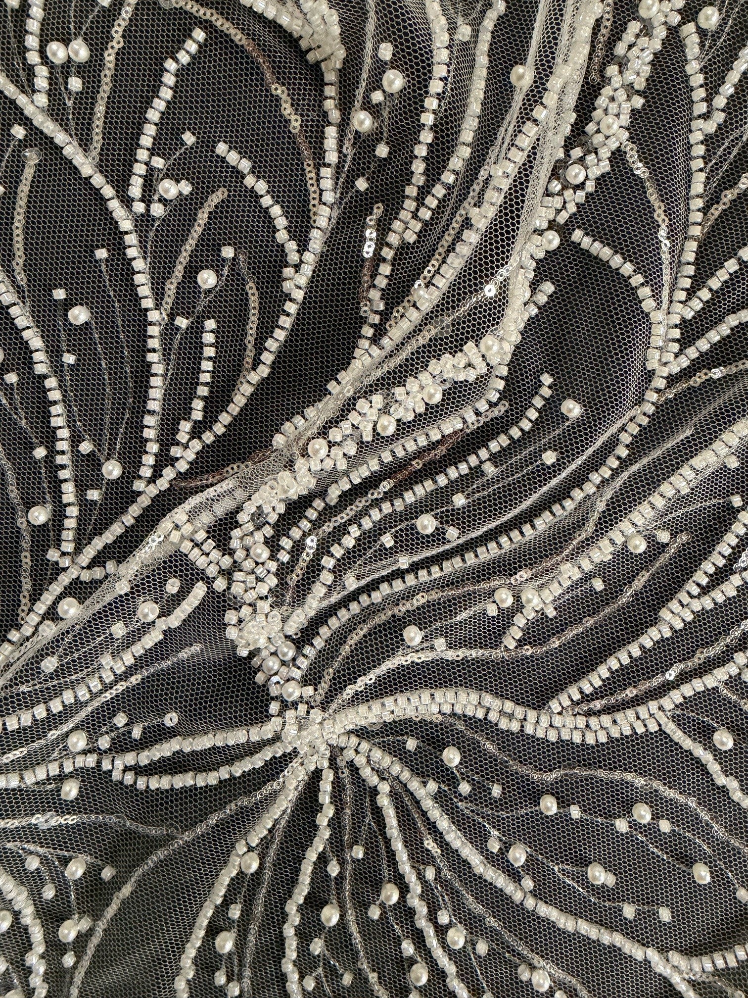 Tulle brodé de perles ivoire - EB1087