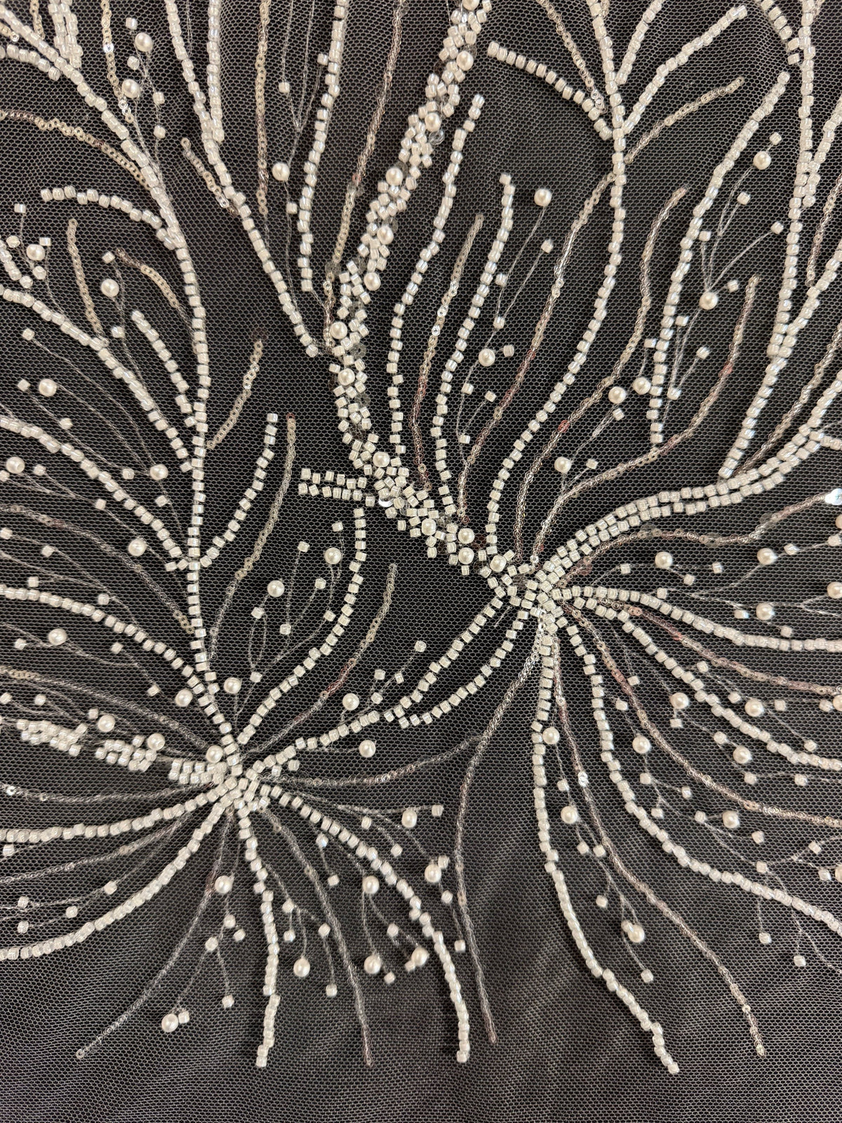 Tulle brodé de perles ivoire - EB1087