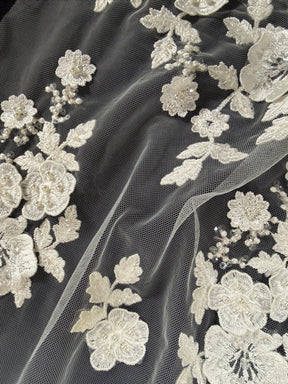 Tulle ivoire brodé de perles 3D - EB1088