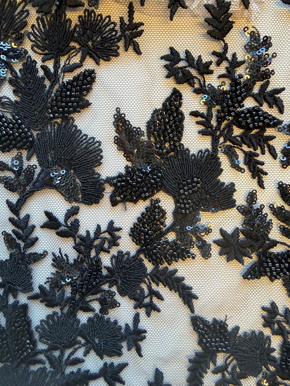 Tulle noir brodé de perles - EB1095