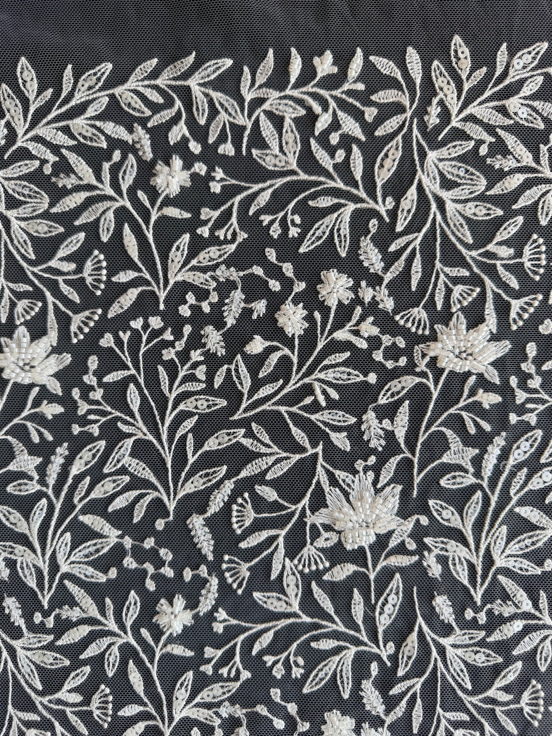 Tulle brodé de perles - EB1108