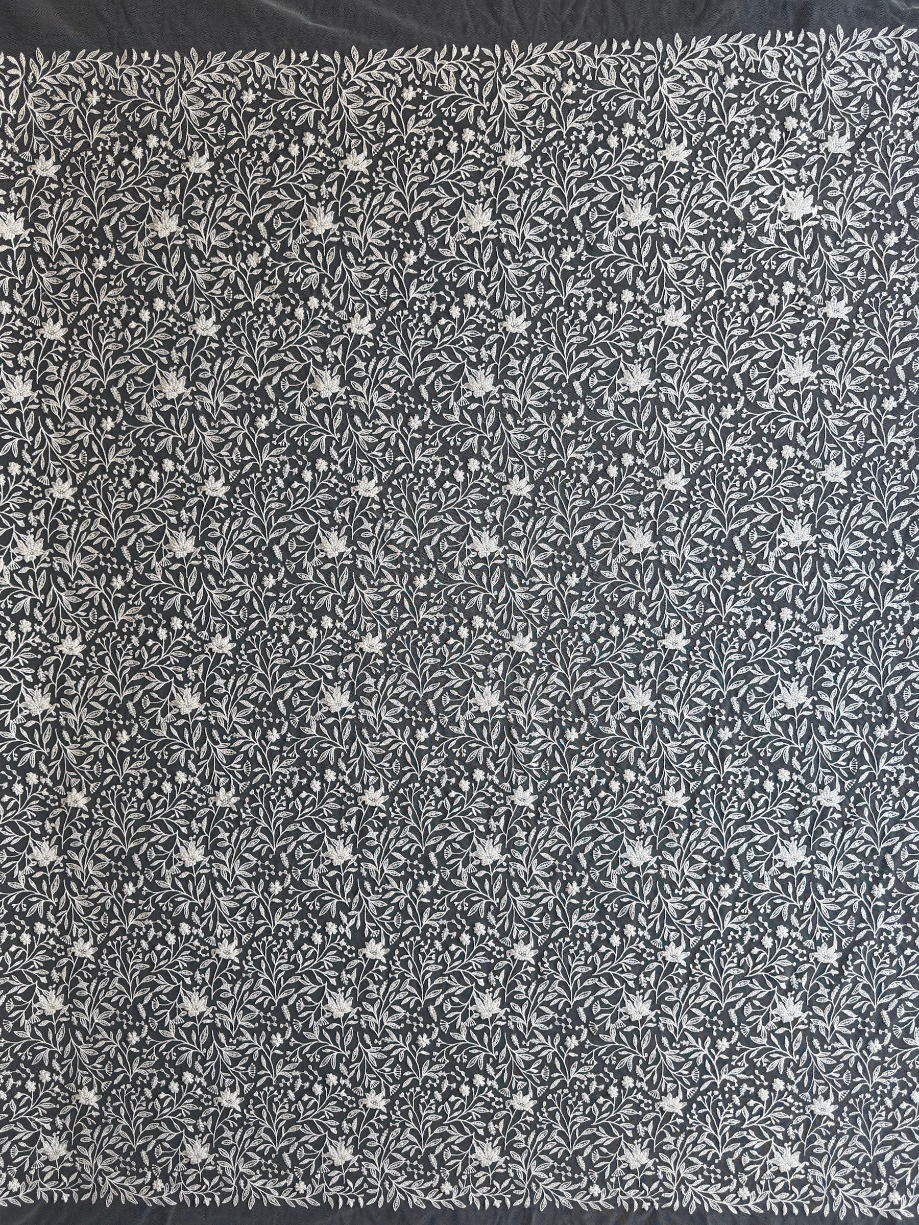 Tulle brodé de perles - EB1108