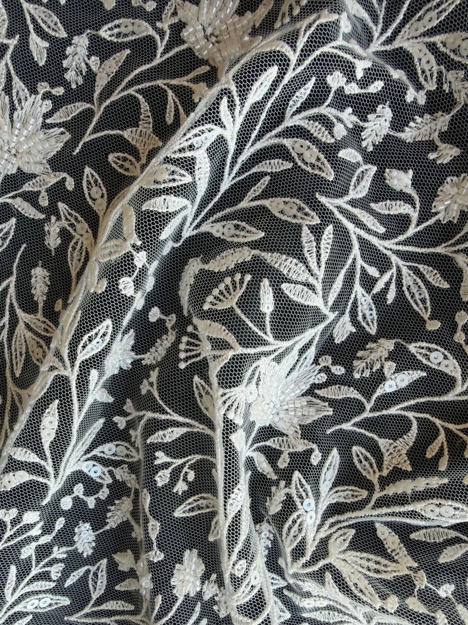 Tulle brodé de perles - EB1108