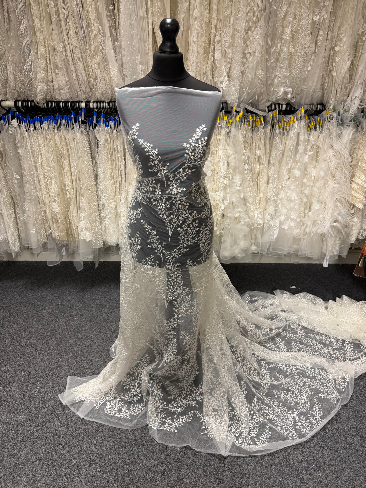 Dentelle à paillettes ivoire - EB3065