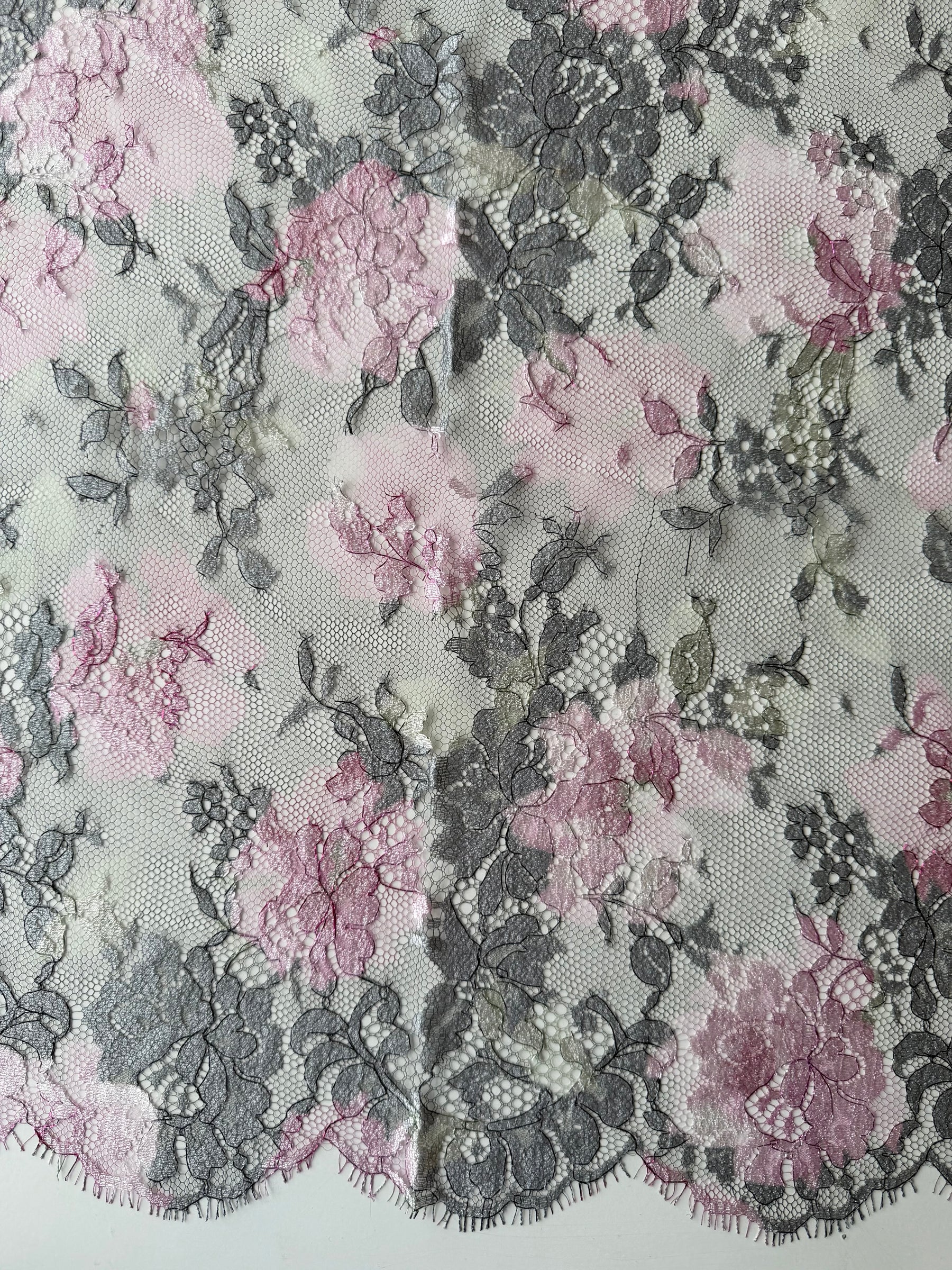 Dentelle de Chantilly Imprimée Rose et Menthe - P192
