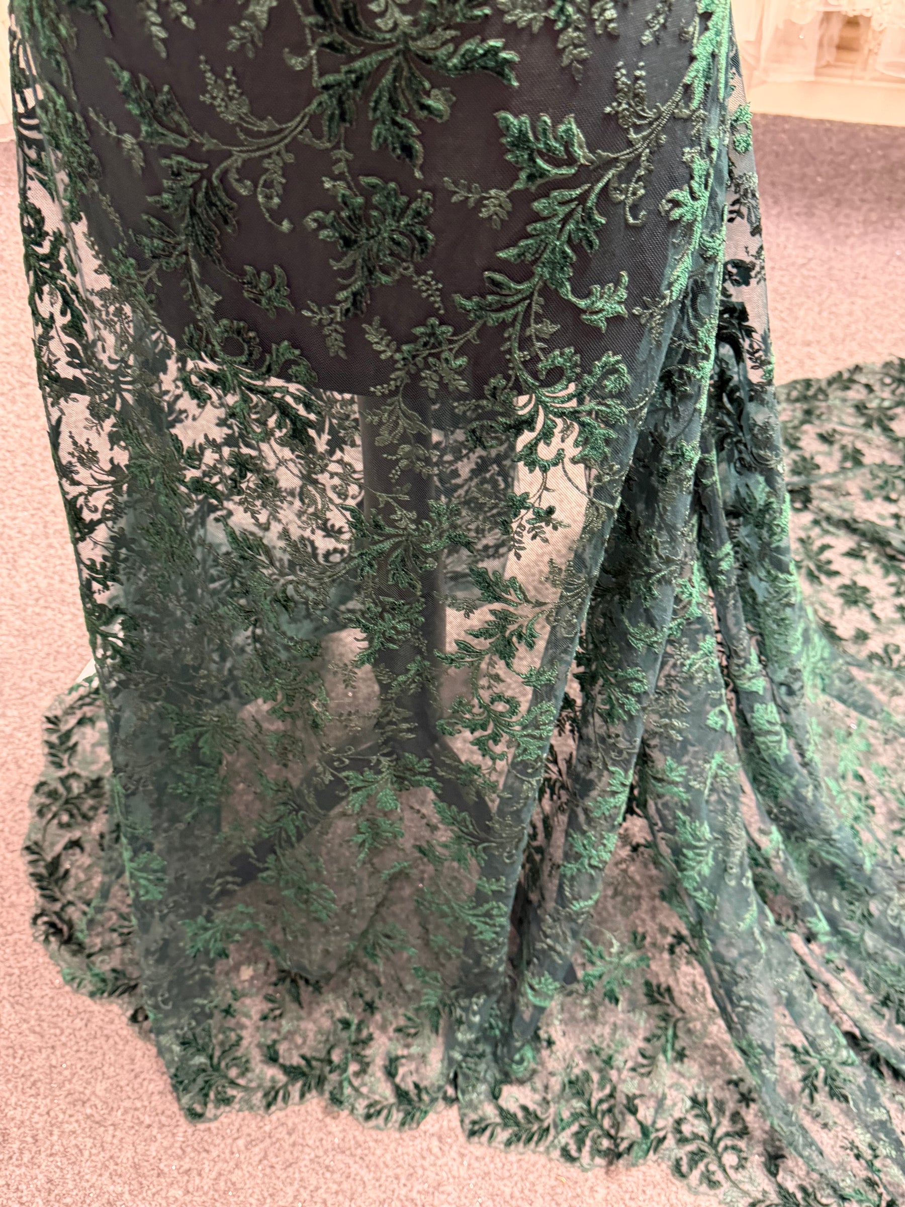 Velours Vert Chasseur Broderie Dentelle - Madina