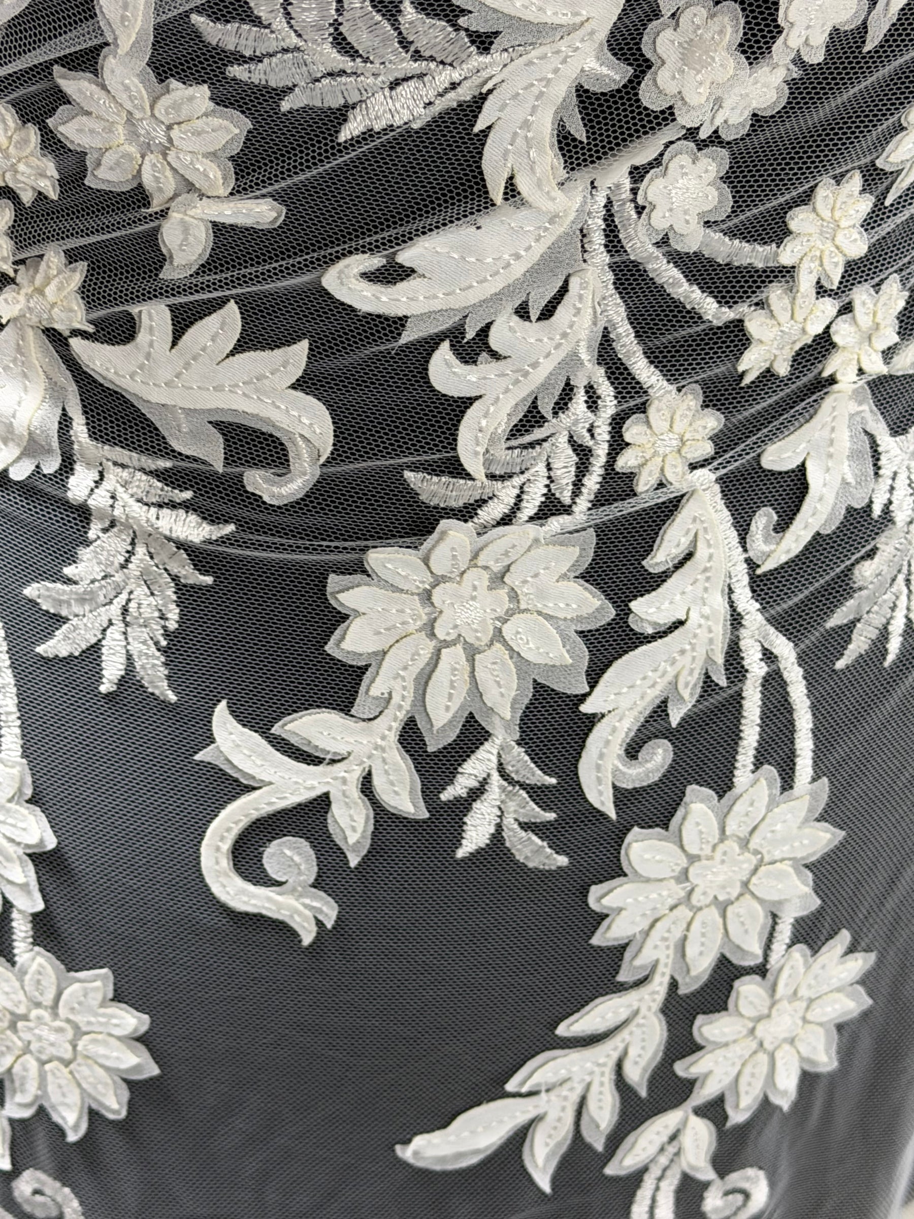 Dentelle brodée ivoire - EB5036