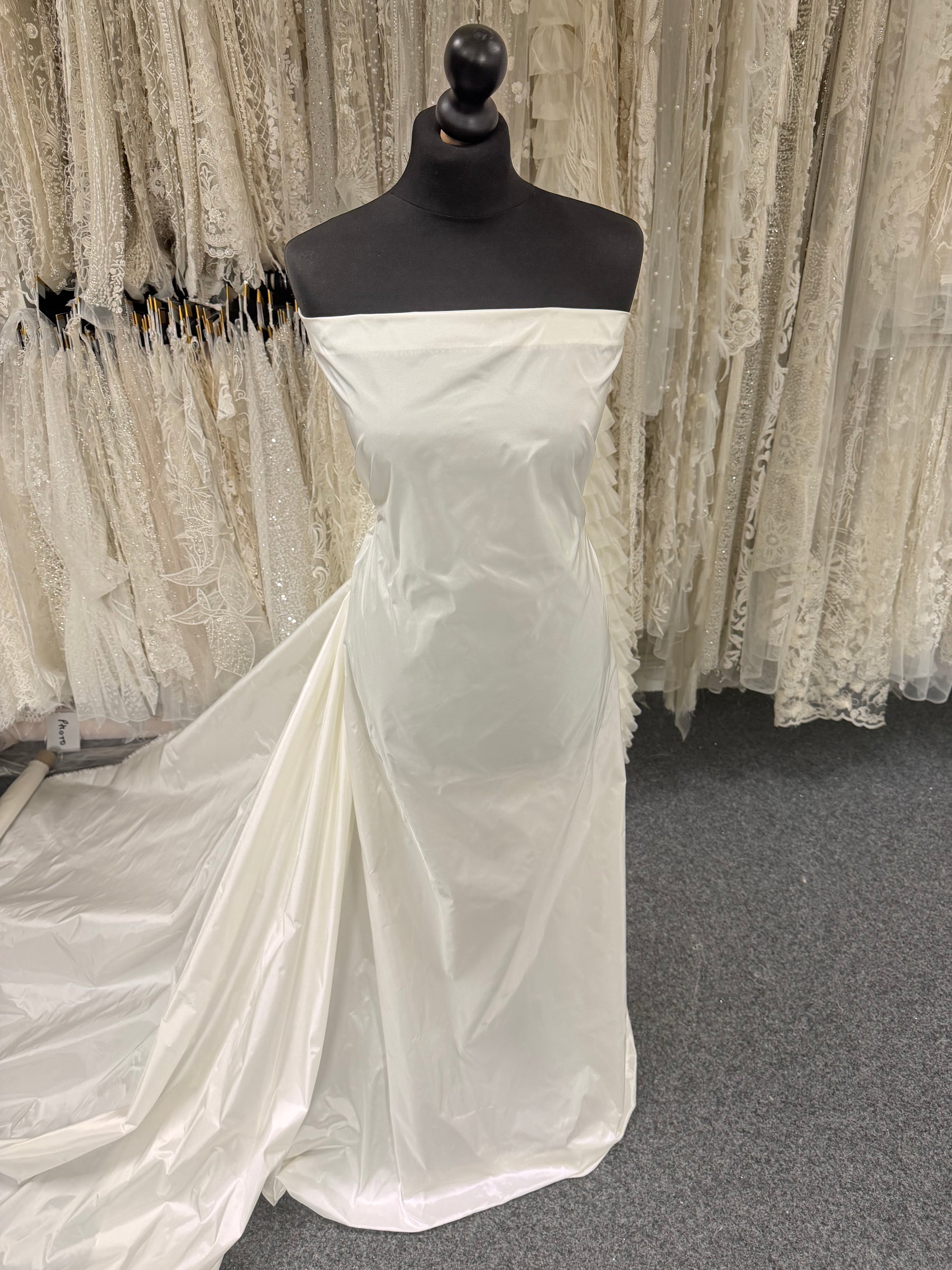 Taffetas ivoire en polyester - P599