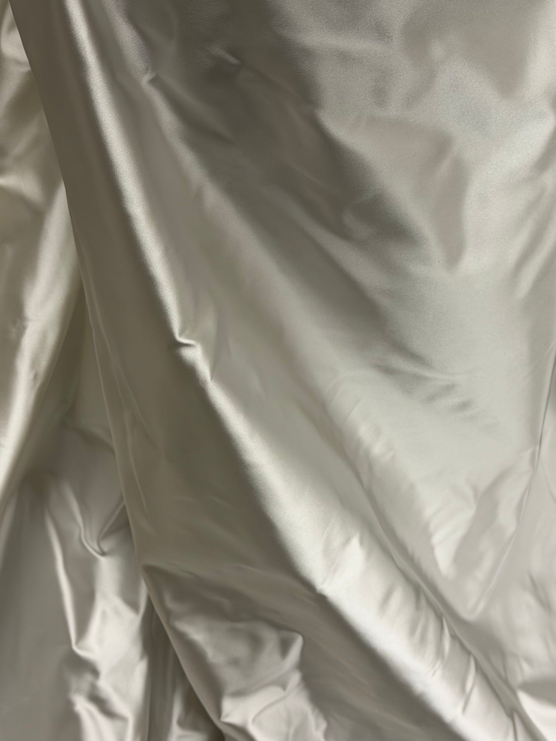 Satin duchesse ivoire en polyester - P748