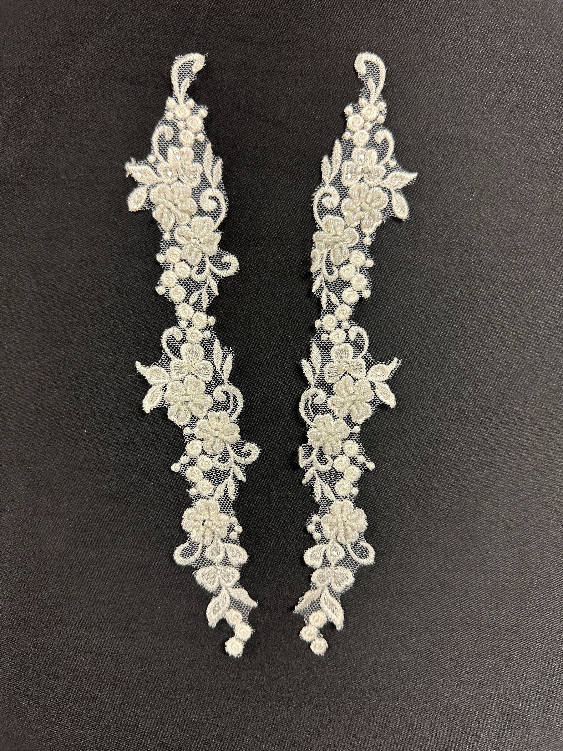 Ivory Beaded Lace Appliques - Dop