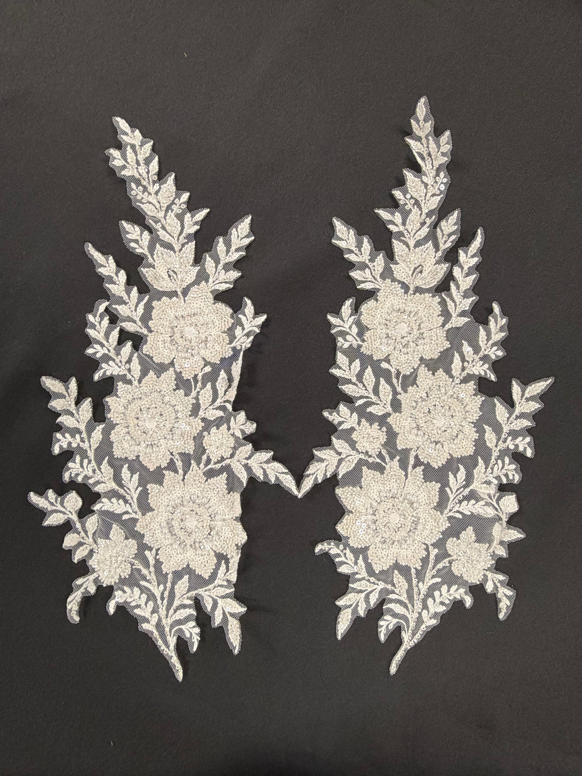 Appliques en dentelle perlée ivoire - Wylie