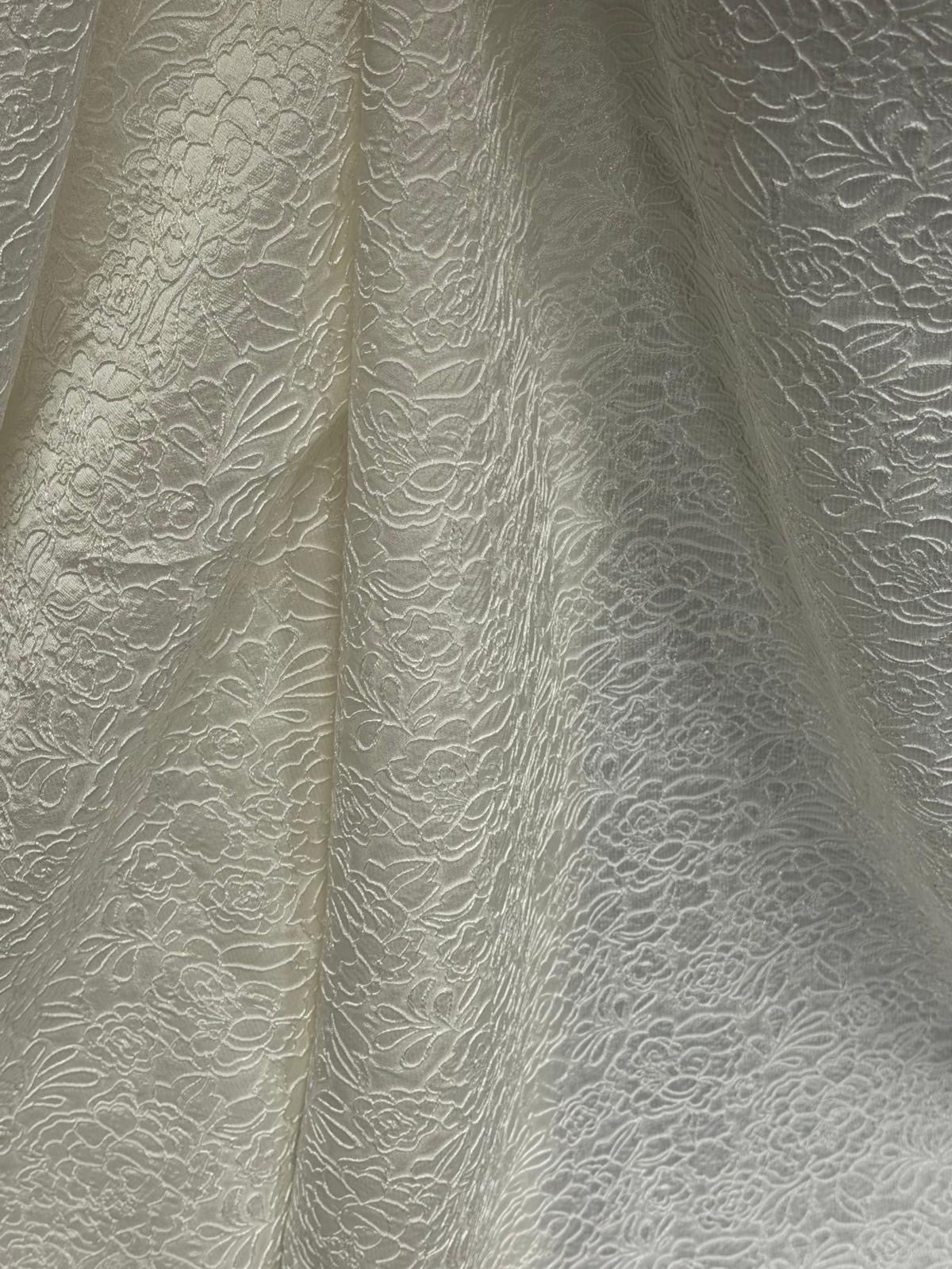 Jacquard cloqué italien ivoire pâle - P664