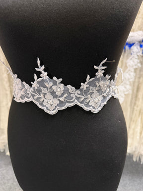 Garniture en dentelle perlée blanche - T10