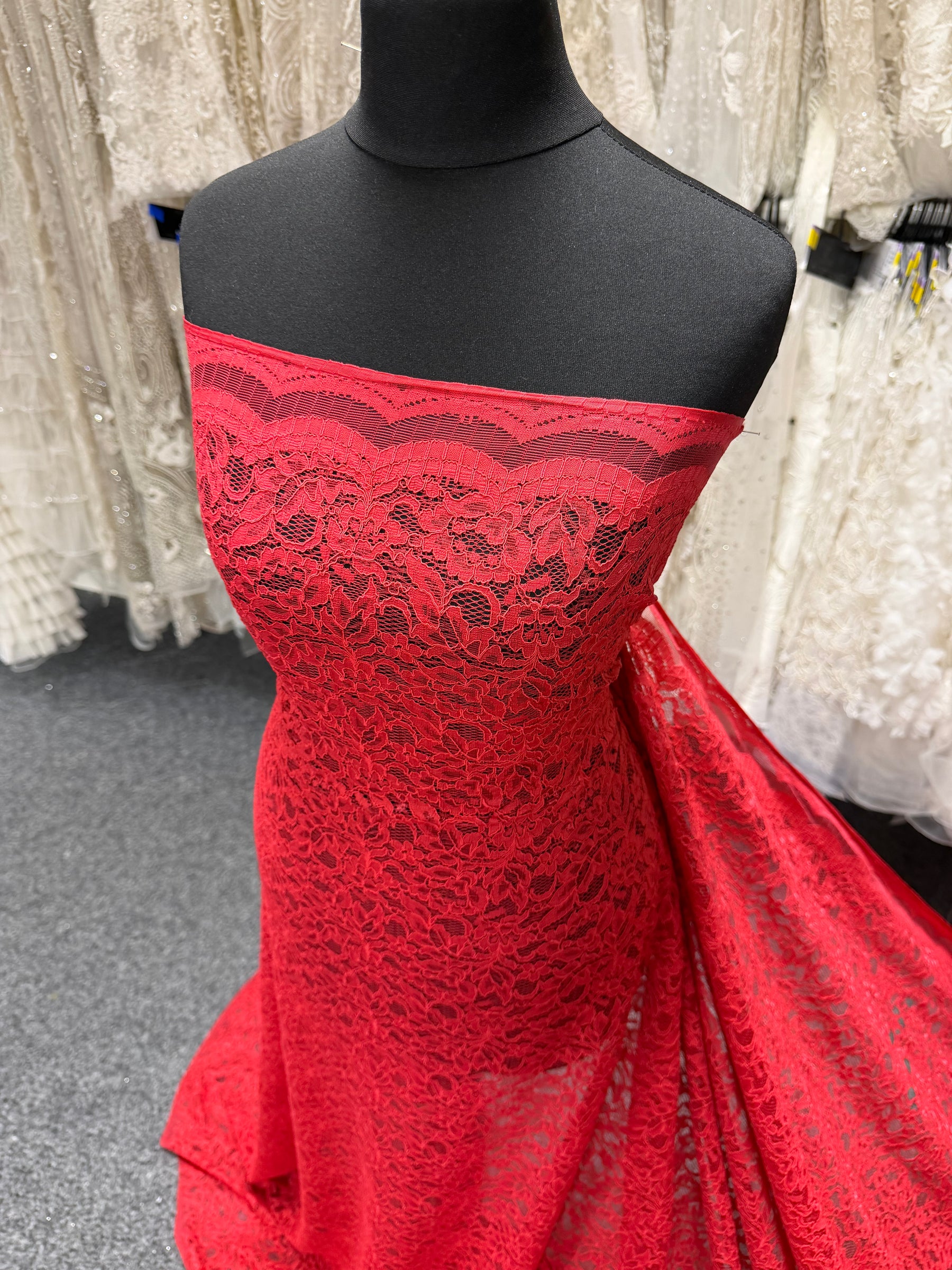 Dentelle Cordonnée Vin Clair - P947