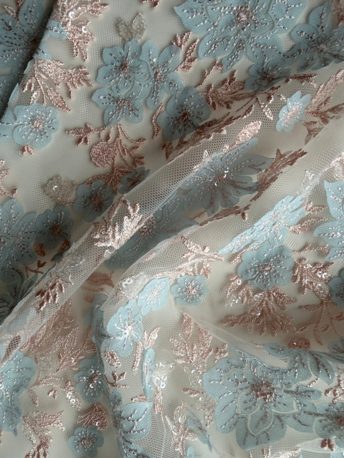 Dentelle brodée rose et bleue - EB3053