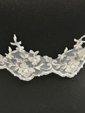 Garniture en dentelle perlée blanche - T10