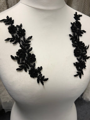 Applications en dentelle perlée noire – T26