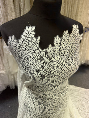 Dentelle à motif de feuilles ivoire - LA1007