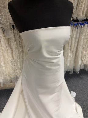 Satin duchesse en polyester lycra ivoire - P83
