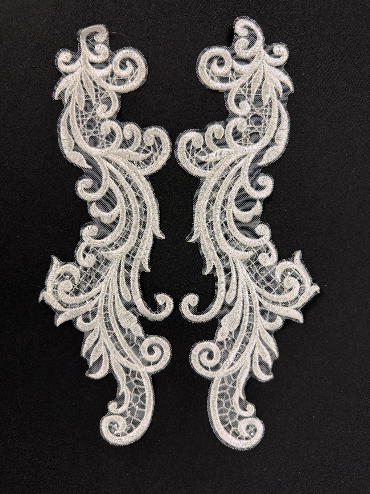 Appliques en dentelle brodée ivoire - MT6001