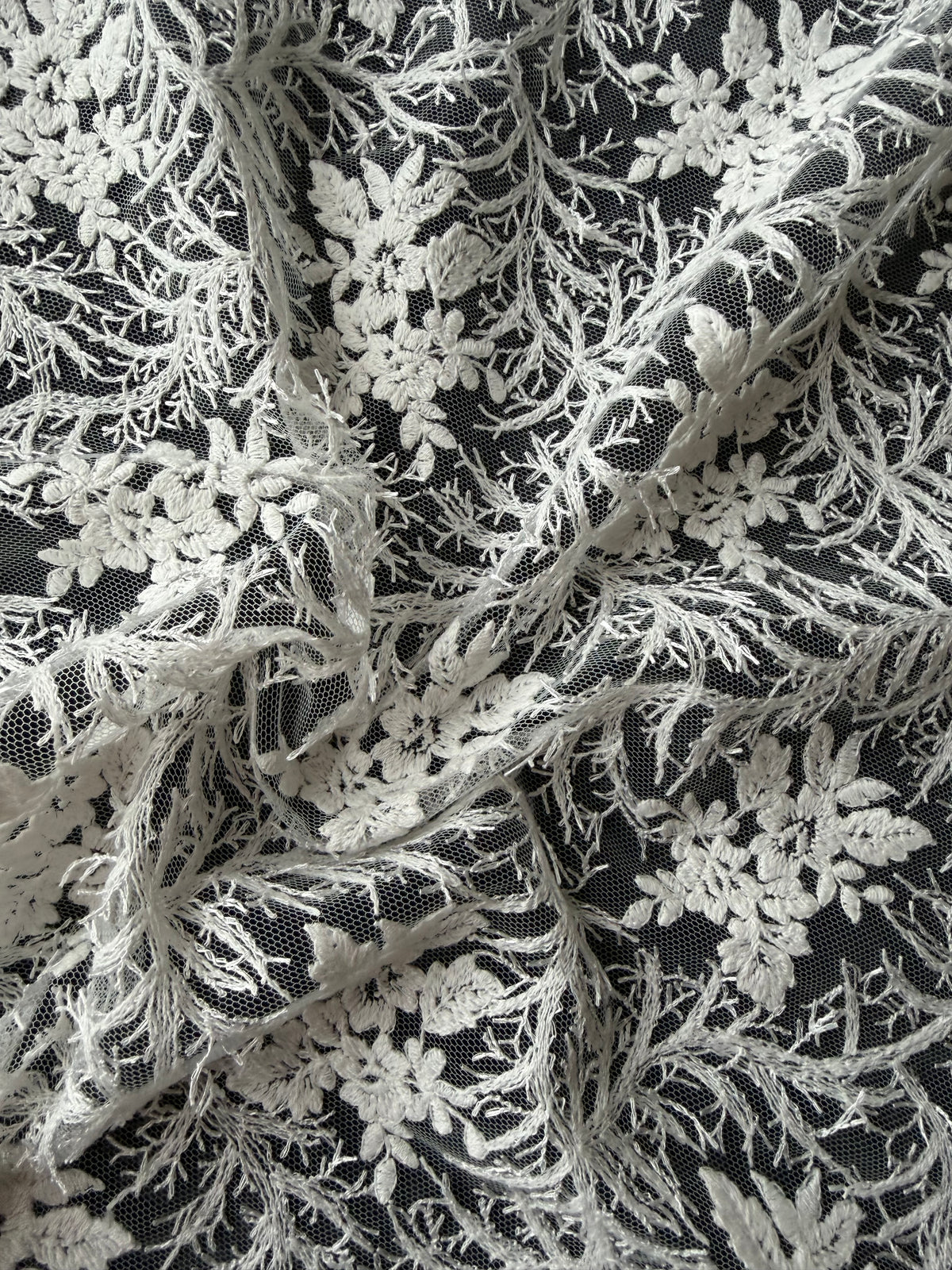 Tulle brodé 3D ivoire - EB5008