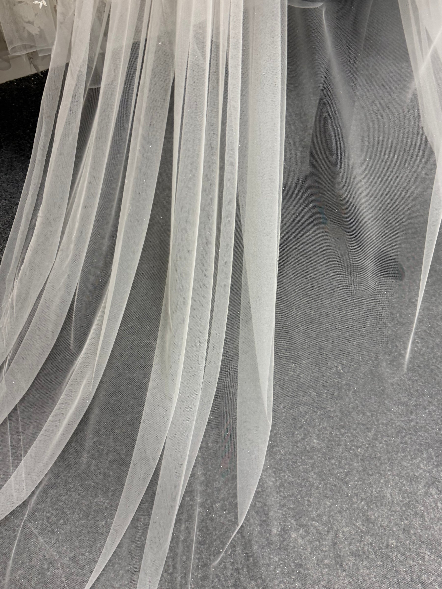 Tulle ivoire à paillettes argentées - TU0053